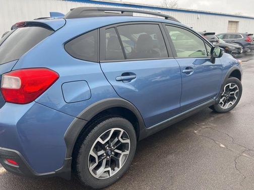 Quartz Blue Pearl 2016 Subaru Crosstrek 2.0i Limited