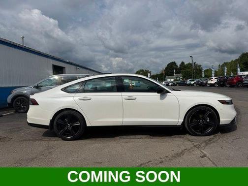 Platinum White Pearl 2023 Honda Accord Hybrid Sport-L