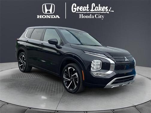 2023 Mitsubishi Outlander SE