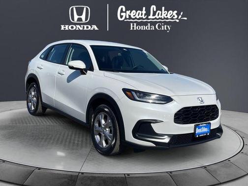 Platinum White Pearl 2023 Honda HR-V LX