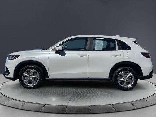 Platinum White Pearl 2023 Honda HR-V LX