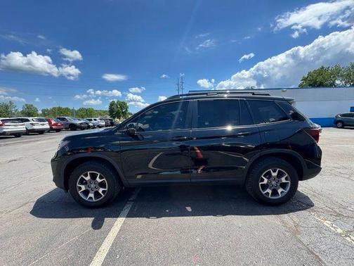 Crystal Black Pearl 2023 Honda Passport TrailSport