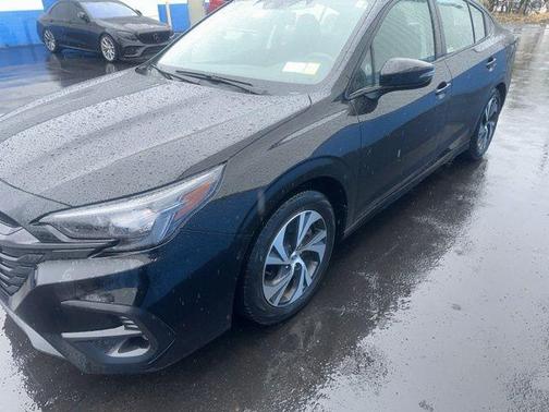 Crystal Black Silica 2023 Subaru Legacy Premium