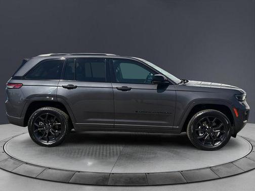 Metallic 2023 Jeep Grand Cherokee 4xe Base