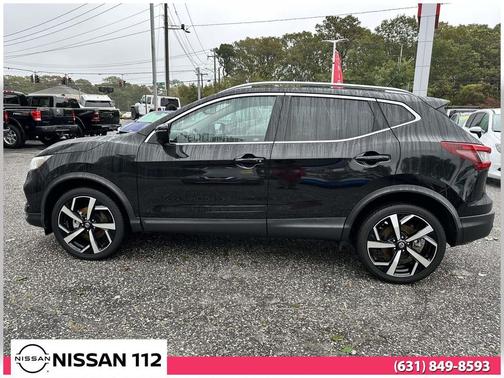 2022 Nissan Rogue Sport SL