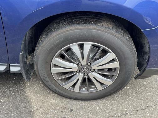 2019 Nissan Pathfinder SL