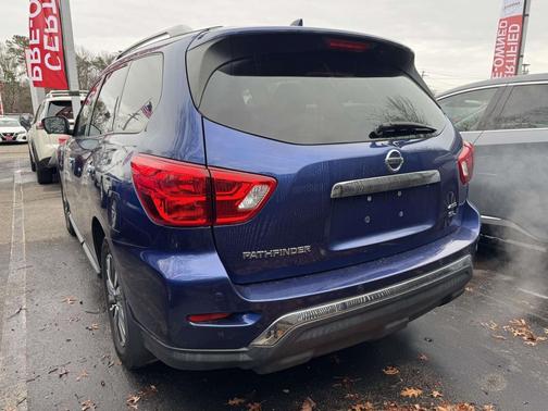 2019 Nissan Pathfinder SL