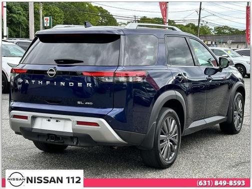 2023 Nissan Pathfinder SL