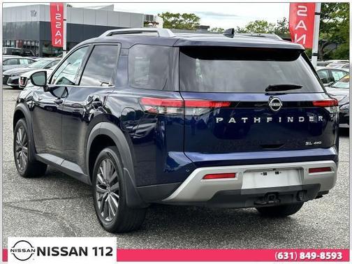 2023 Nissan Pathfinder SL