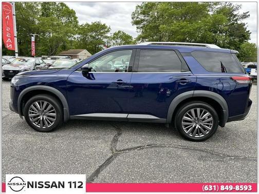 2023 Nissan Pathfinder SL