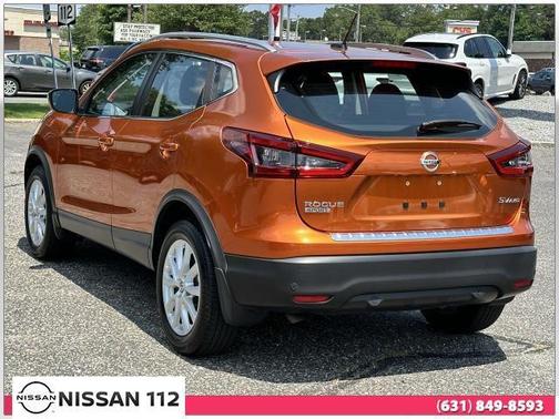 2022 Nissan Rogue Sport SV