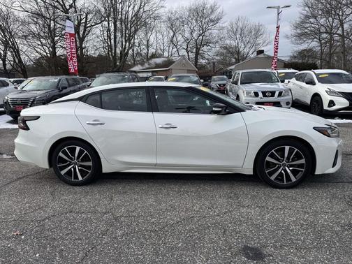 2023 Nissan Maxima SV