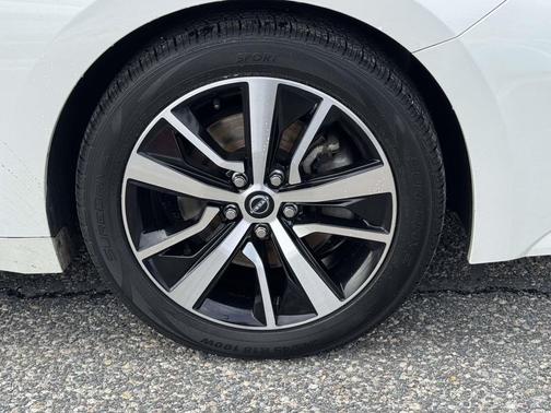 2023 Nissan Maxima SV