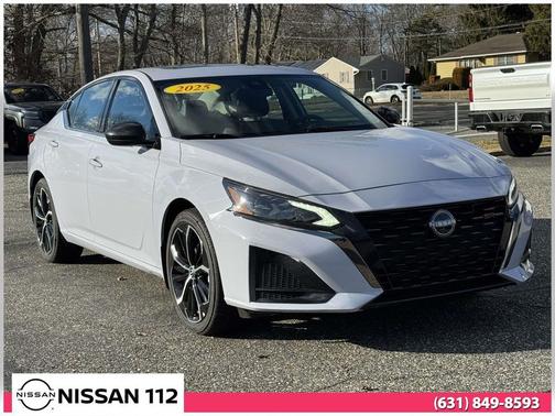 2025 Nissan Altima SR FWD