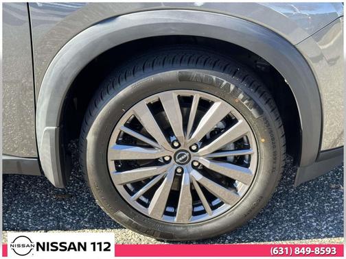 2023 Nissan Pathfinder SL 4WD