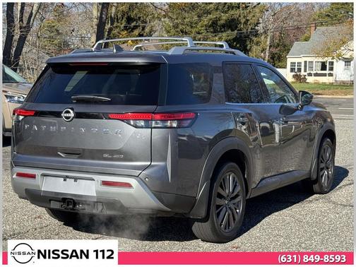 2023 Nissan Pathfinder SL 4WD