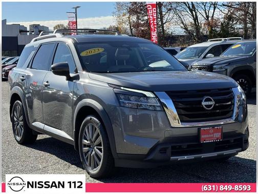 2023 Nissan Pathfinder SL 4WD