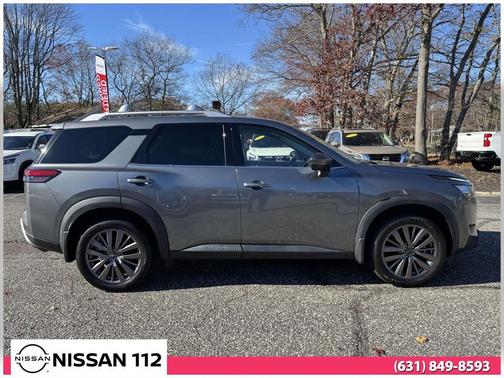 2023 Nissan Pathfinder SL 4WD