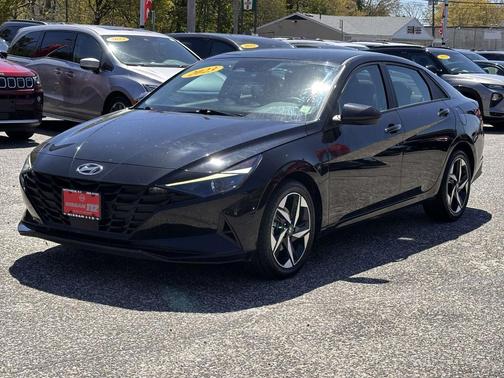 Onyx Black 2023 Hyundai ELANTRA SEL