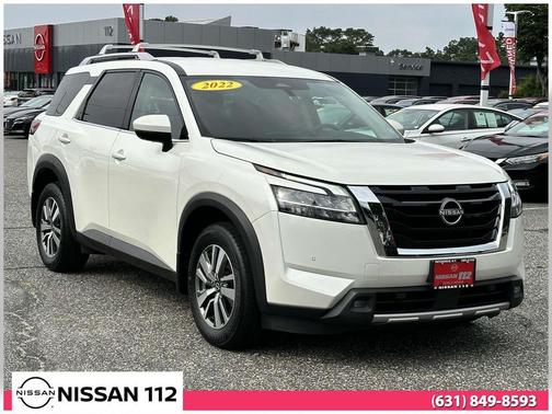 2022 Nissan Pathfinder SL