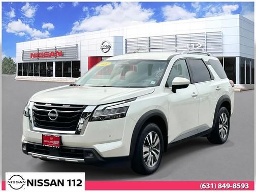 2022 Nissan Pathfinder SL