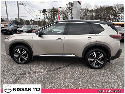 Champagne Silver Metallic/Super Black 2021 Nissan Rogue SL