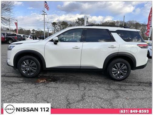 2024 Nissan Pathfinder SV