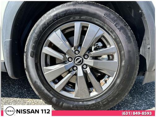 2022 Nissan Pathfinder SV