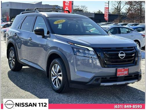 2025 Nissan Pathfinder SL 4WD