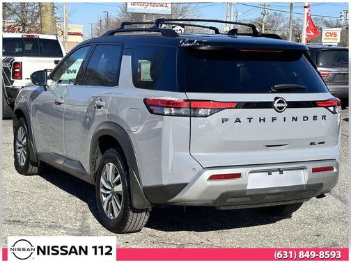 2025 Nissan Pathfinder SL 4WD