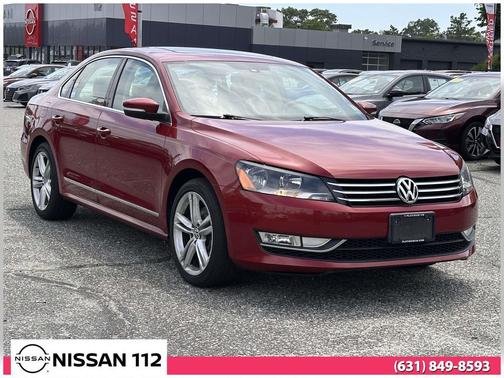 2015 Volkswagen Passat 1.8T Auto SE w/Sunroof & Nav
