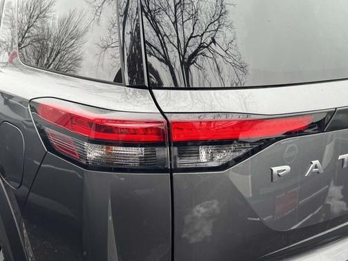 2023 Nissan Pathfinder Platinum 4WD