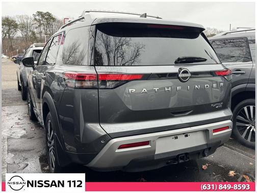 2023 Nissan Pathfinder Platinum 4WD