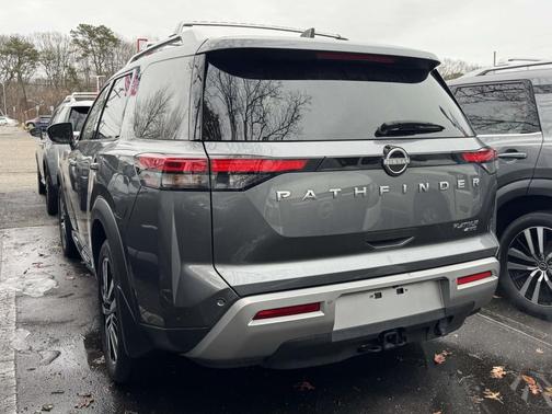 2023 Nissan Pathfinder Platinum 4WD