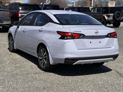 Gray Sky Pearl 2025 Nissan Versa 1.6 SV