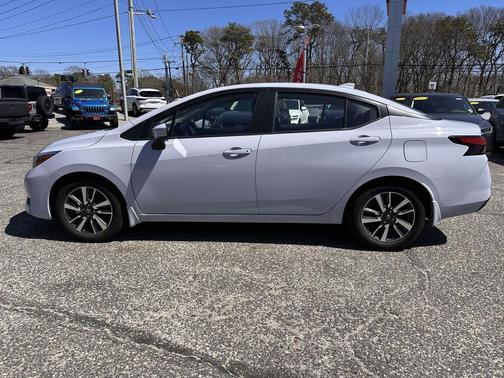 Gray Sky Pearl 2025 Nissan Versa 1.6 SV