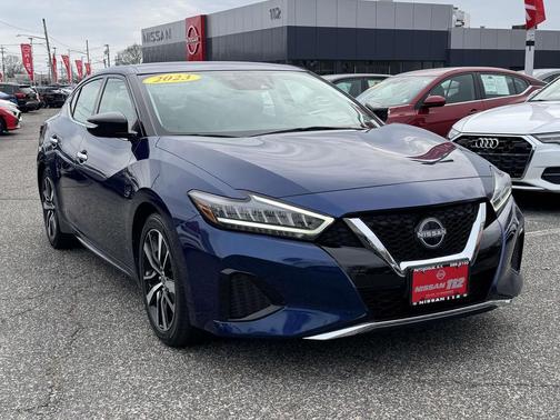 2023 Nissan Maxima SV