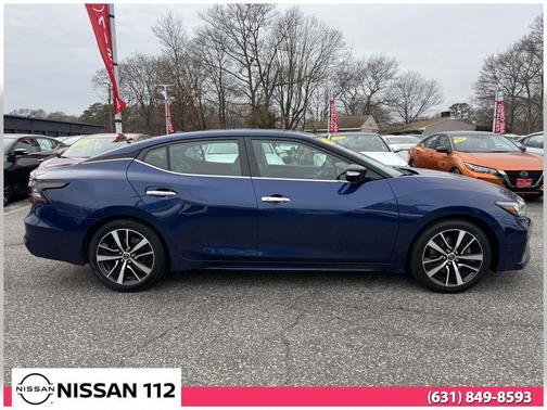 2023 Nissan Maxima SV