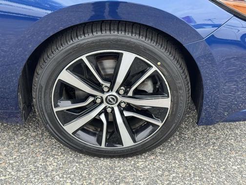 2023 Nissan Maxima SV