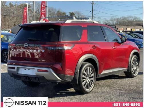 2023 Nissan Pathfinder SL