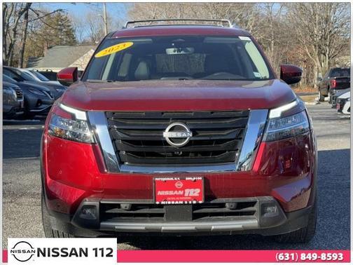 2023 Nissan Pathfinder SL