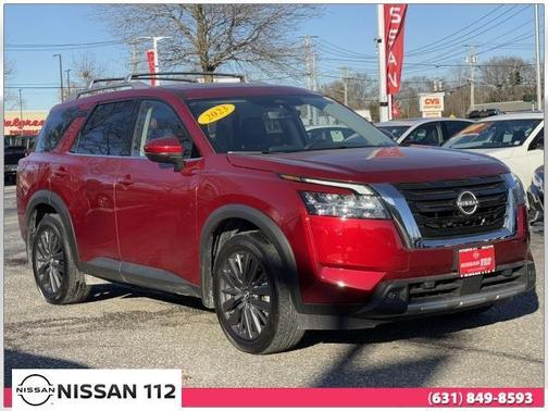 2023 Nissan Pathfinder SL