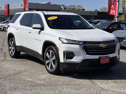 Summit White 2023 Chevrolet Traverse LT Leather
