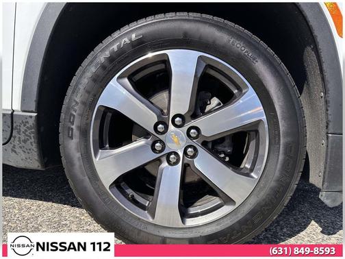 Summit White 2023 Chevrolet Traverse LT Leather