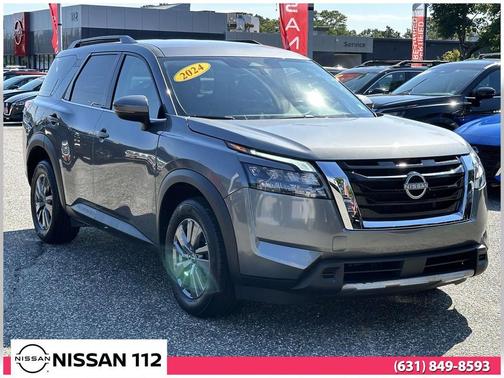2024 Nissan Pathfinder SV