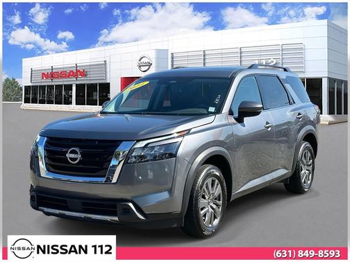 2024 Nissan Pathfinder SV