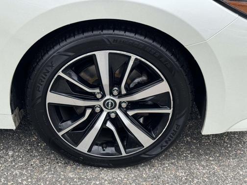 2023 Nissan Maxima SV