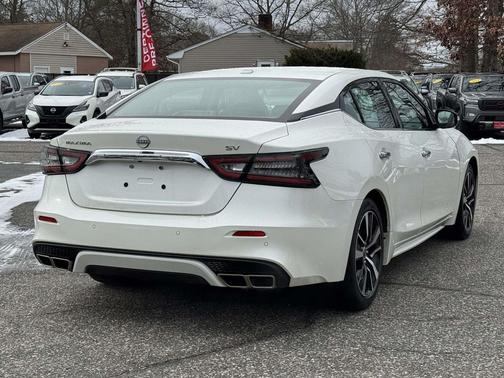 2023 Nissan Maxima SV