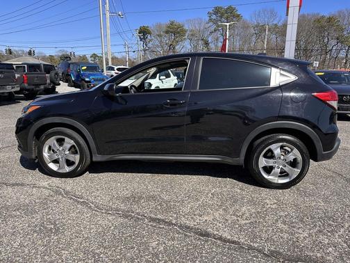 Crystal Black Pearl 2022 Honda HR-V LX