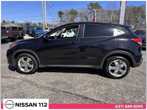Crystal Black Pearl 2022 Honda HR-V LX